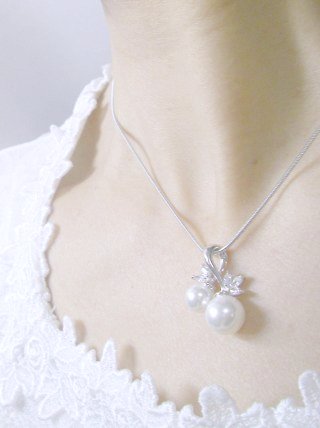 �p�[���ƃL���[�r�b�N�W���R�j�A�̃y���_���g�E�A�N�Z�T���[