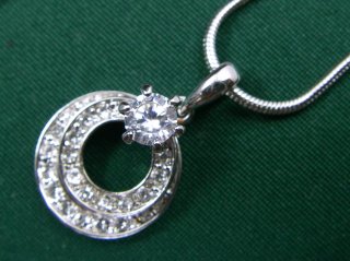 �L���[�r�b�N�W���R�j�A�̃T�[�N���E�y���_���g