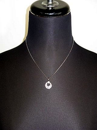 �L���[�r�b�N�W���R�j�A�̃T�[�N���E�y���_���g