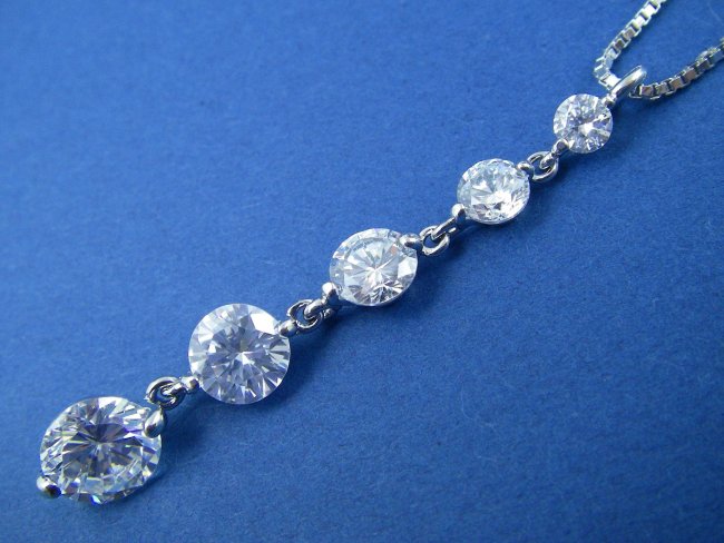 キュービックジルコニア ペンダント