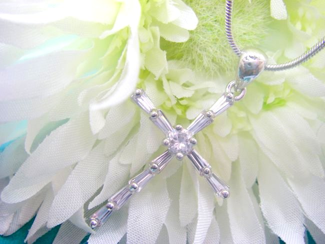 �L���[�r�b�N�W���R�j�A�E�A�N�Z�T���[�@�N���X�i�\���ˁj�y���_���g