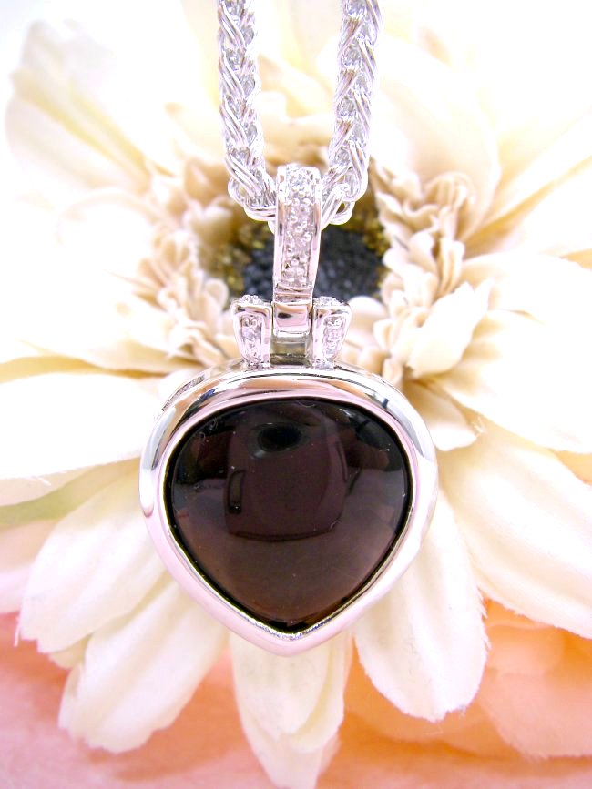 �^���U�i�C�g��V���Z�e�b�N�X�g�[���ƃL���[�r�b�N�W���R�j�A�̃y���_���g