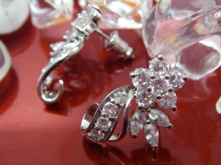 CZ�A�N�Z�T���[�@�L���[�r�b�N�W���R�j�A�̃s�A�X