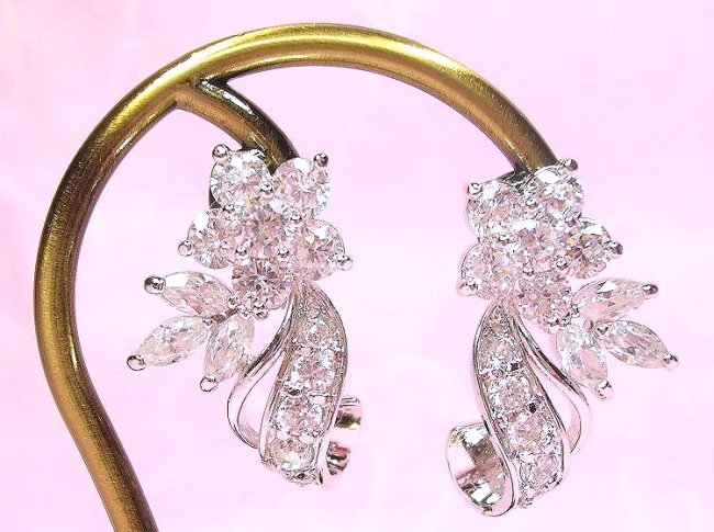 CZ�A�N�Z�T���[�@�L���[�r�b�N�W���R�j�A�̃s�A�X