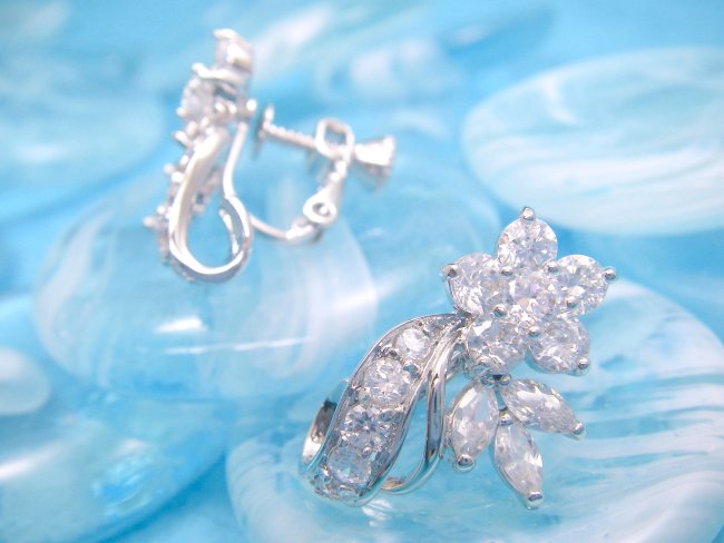 CZ�@�L���[�r�b�N�W���R�j�A�@�C�������O