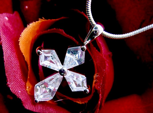 �L���[�r�b�N�W���R�j�A�@�N���X�̃y���_���g