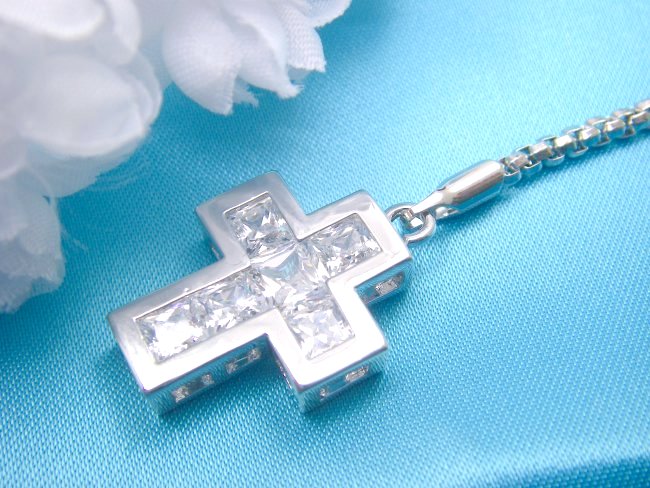 �L���[�r�b�N�W���R�j�A�̌g�уX�g���b�v