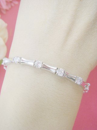 �L���[�r�b�N�W���R�j�A�̃u���X���b�g