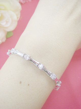 �L���[�r�b�N�W���R�j�A�̃u���X���b�g