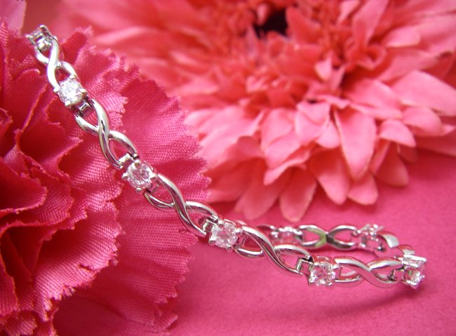 �L���[�r�b�N�W���R�j�A�̃u���X���b�g