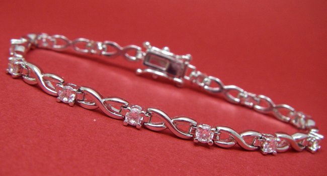 �L���[�r�b�N�W���R�j�A�̃u���X���b�g