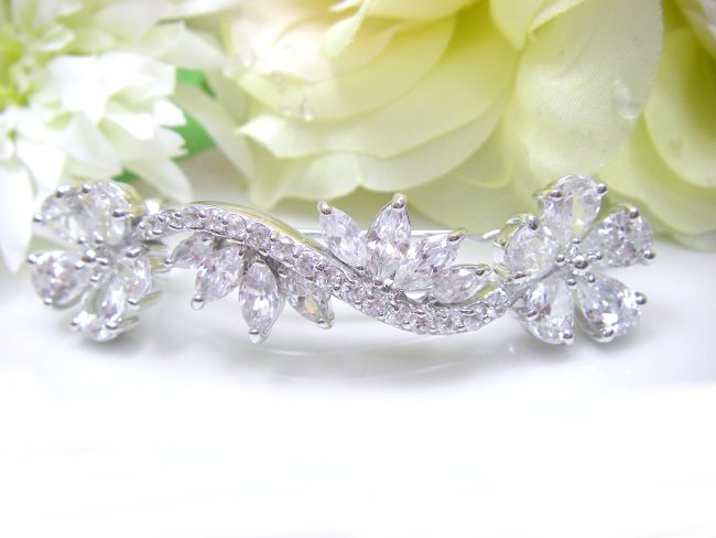 �L���[�r�b�N�W���R�j�A�̃w�A�E�A�N�Z�T���[