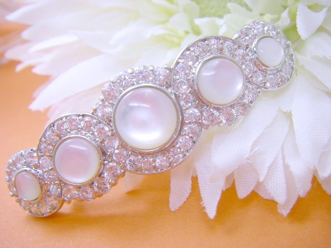 �L���[�r�b�N�W���R�j�A�̃w�A�E�A�N�Z�T���[