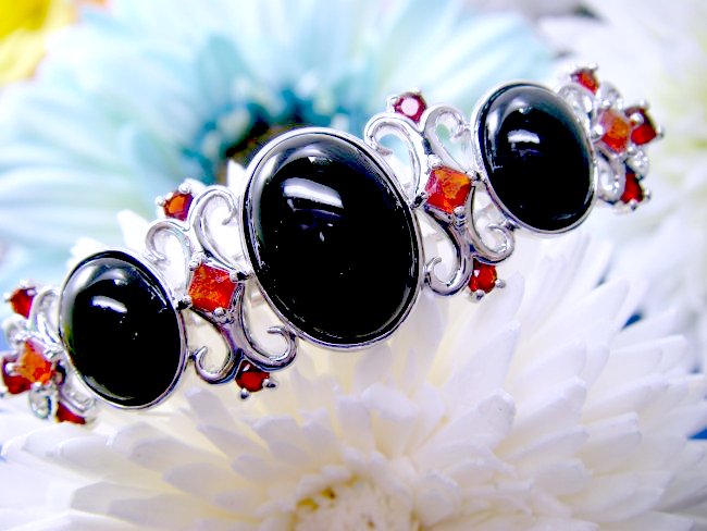 �L���[�r�b�N�W���R�j�A�̃w�A�E�A�N�Z�T���[