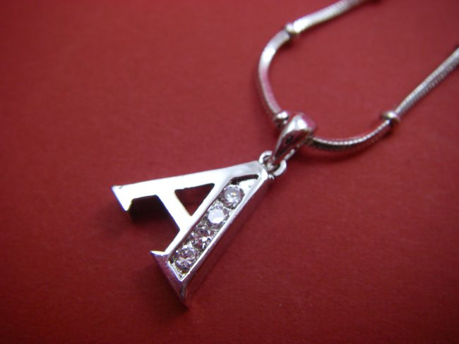 �C�j�V�����E�y���_���g