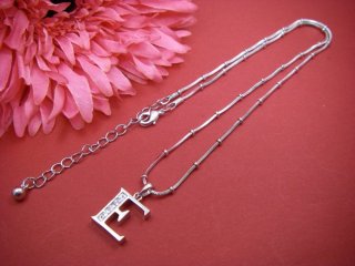 �L���[�r�b�N�W���R�j�A�̃C�j�V���� �y���_���g