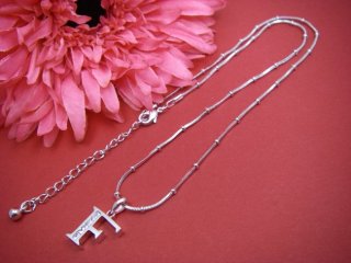 �L���[�r�b�N�W���R�j�A�̃C�j�V���� �y���_���g