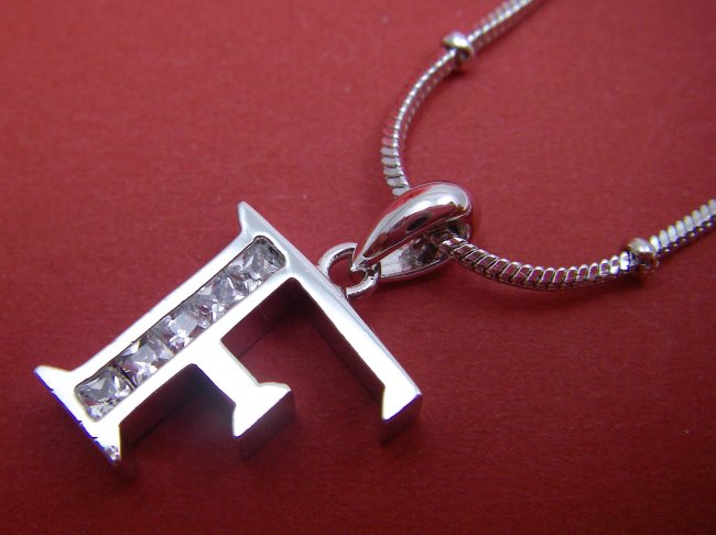 �C�j�V�����@�y���_���g