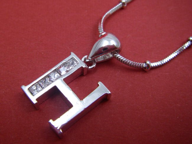 �C�j�V�����@�y���_���g