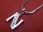 CZ�@�L���[�r�b�N�W���R�j�A�̃y���_���g�@�C�j�V�����@�y���_���g