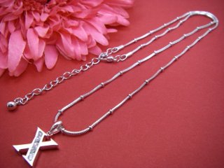 �L���[�r�b�N�W���R�j�A�̃C�j�V���� �y���_���g