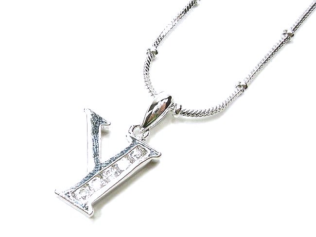 �C�j�V�����E���`�[�t�@�y���_���g