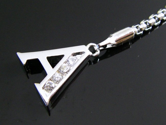 �L���[�r�b�N�W���R�j�A�̌g�уX�g���b�v