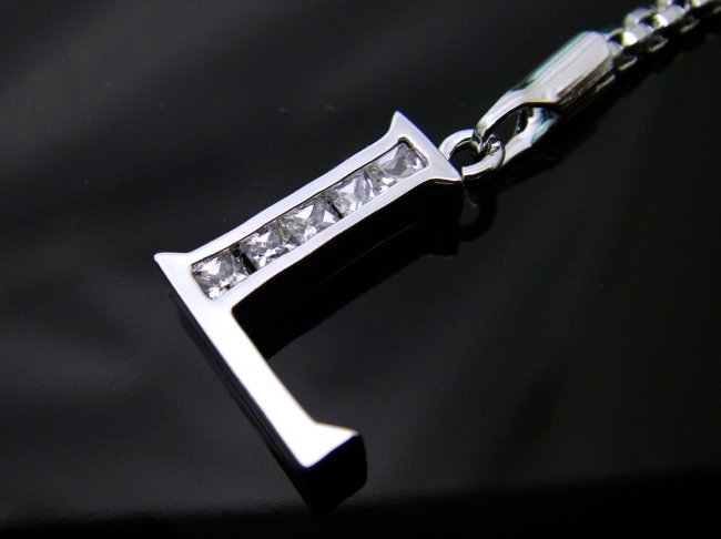 �L���[�r�b�N�W���R�j�A�̌g�уX�g���b�v