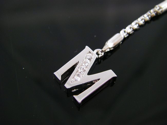 �L���[�r�b�N�W���R�j�A�̌g�уX�g���b�v