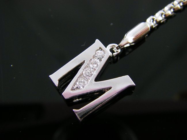 �L���[�r�b�N�W���R�j�A�̌g�уX�g���b�v