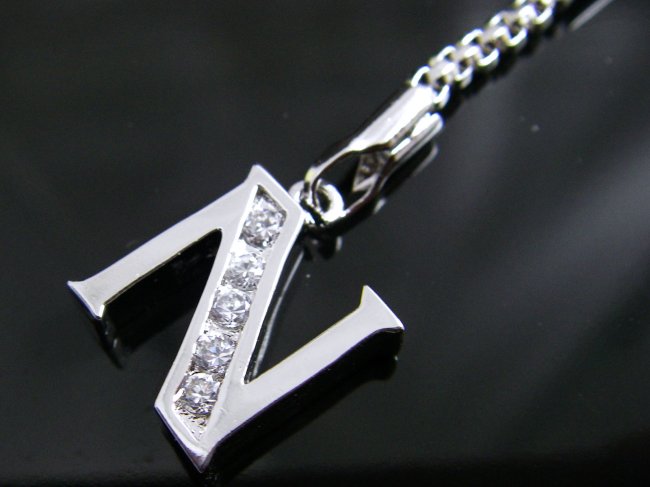 �L���[�r�b�N�W���R�j�A�̌g�уX�g���b�v