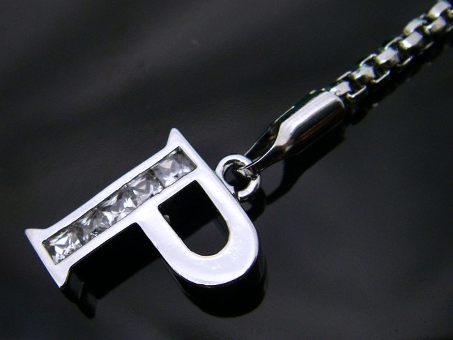 �L���[�r�b�N�W���R�j�A�̌g�уX�g���b�v