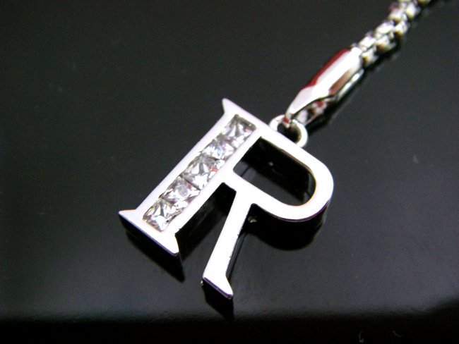 �L���[�r�b�N�W���R�j�A�̌g�уX�g���b�v