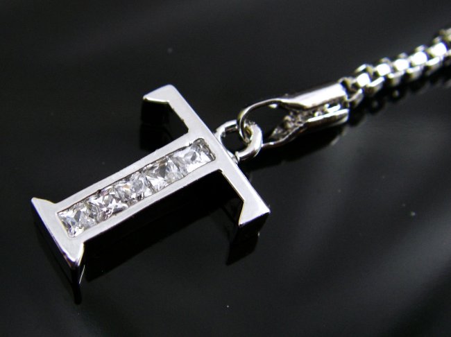 �L���[�r�b�N�W���R�j�A�̌g�уX�g���b�v