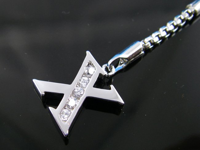 �L���[�r�b�N�W���R�j�A�̌g�уX�g���b�v