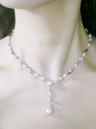 �p�[���ƃL���[�r�b�N�W���R�j�A�̃l�b�N���X