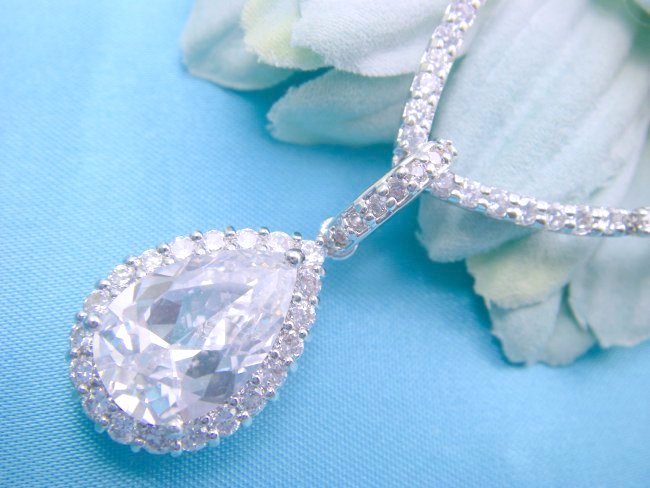 �L���[�r�b�N�W���R�j�A�@�l�b�N���X