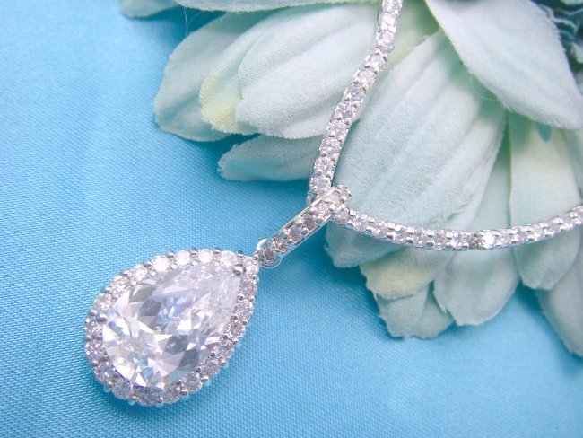 �L���[�r�b�N�W���R�j�A�@�l�b�N���X