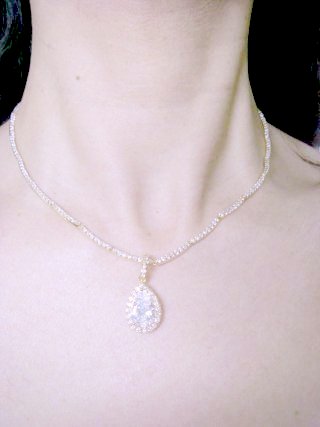 �L���[�r�b�N�W���R�j�A�@�l�b�N���X