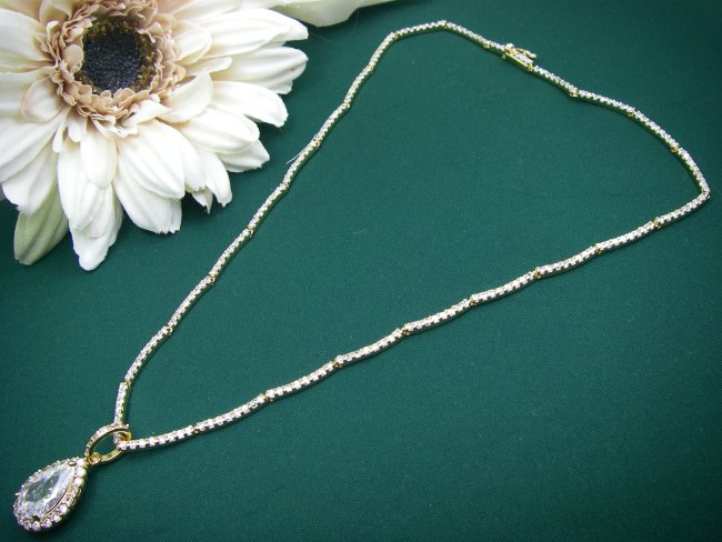 �L���[�r�b�N�W���R�j�A�@�l�b�N���X