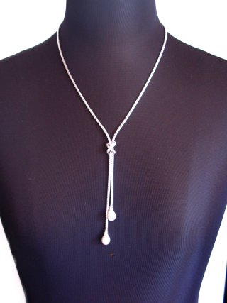 パールのペンダント・ネックレス