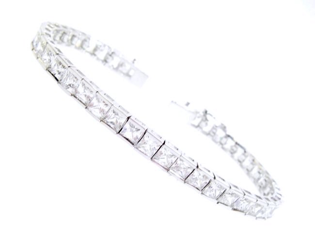 �e�j�X�u���X���b�g�@CZ�A�N�Z�T���[