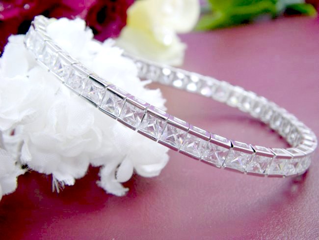 �e�j�X�u���X���b�g�@CZ�A�N�Z�T���[