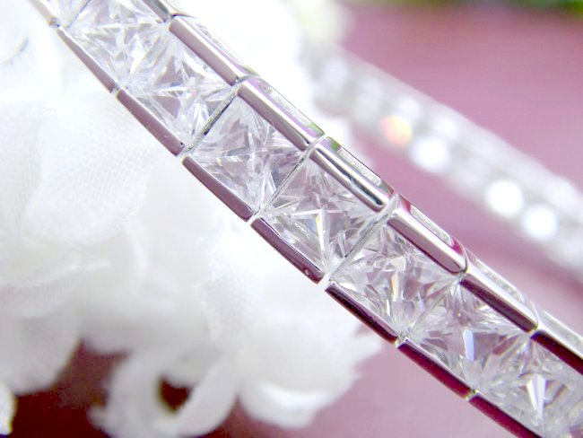 �e�j�X�u���X���b�g�@CZ�A�N�Z�T���[