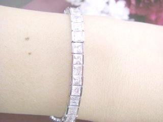 �e�j�X�u���X���b�g�@CZ�A�N�Z�T���[