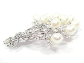 パールとキュービックジルコニアのブローチ フラワーモチーフ