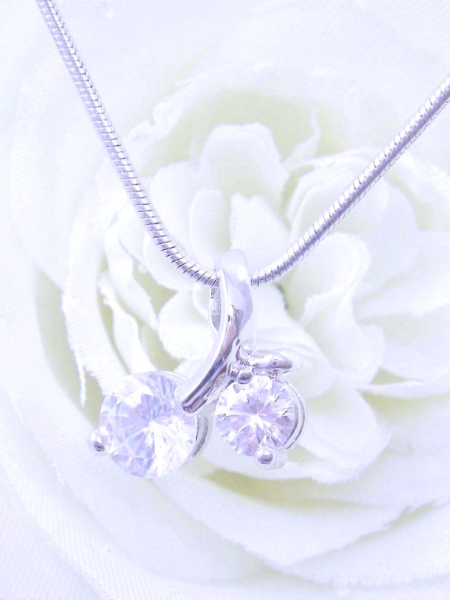 �L���[�r�b�N�W���R�j�A�̃y���_���g�E�A�N�Z�T���[