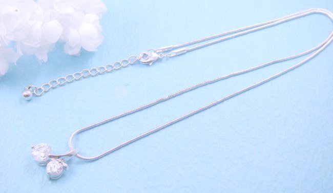 �L���[�r�b�N�W���R�j�A�̃y���_���g�E�A�N�Z�T���[