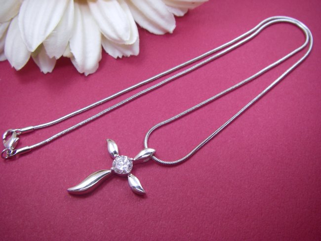 �L���[�r�b�N�W���R�j�A�@�N���X�@�y���_���g