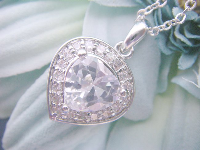 �n�[�g�@�y���_���g�@�L���[�r�b�N�W���R�j�A�E�A�N�Z�T���[�@